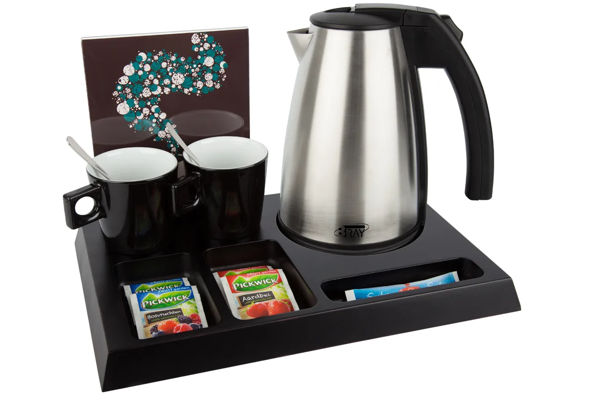 HospitalityTray-SIGNUM-BlackBrown-Kettle-STYLE-1.0L-Leaflet-BlackCups