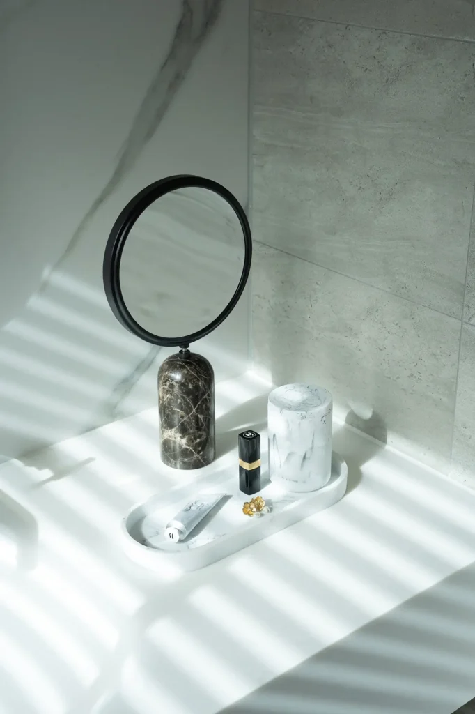 Bathroom complements for hotels