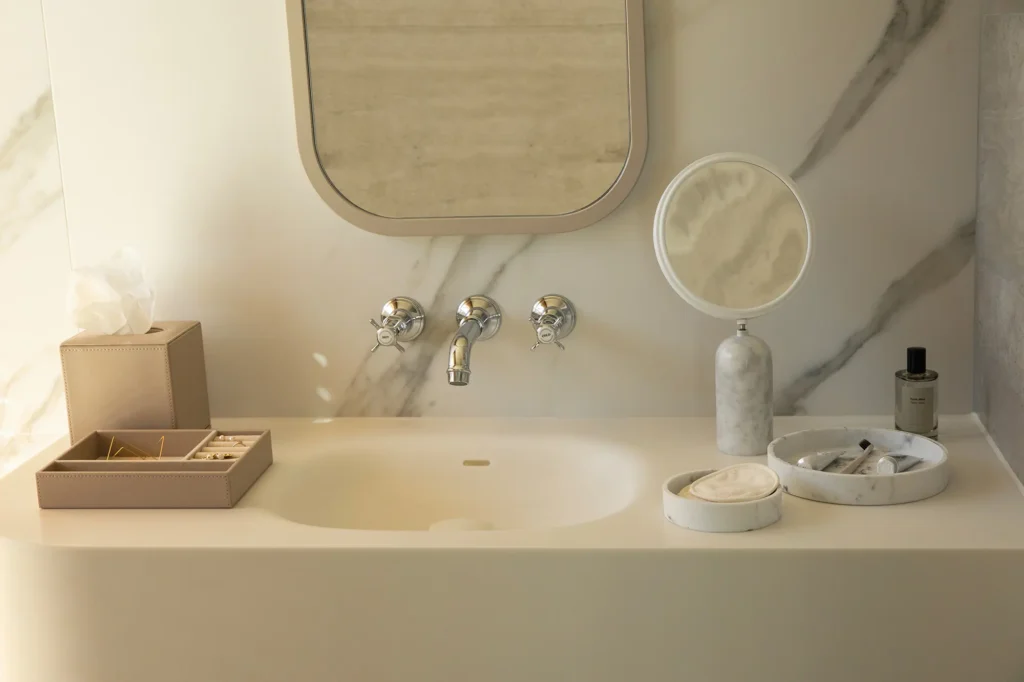 accesorios de decoración hotelera complementos náuticos renovación baños hotel